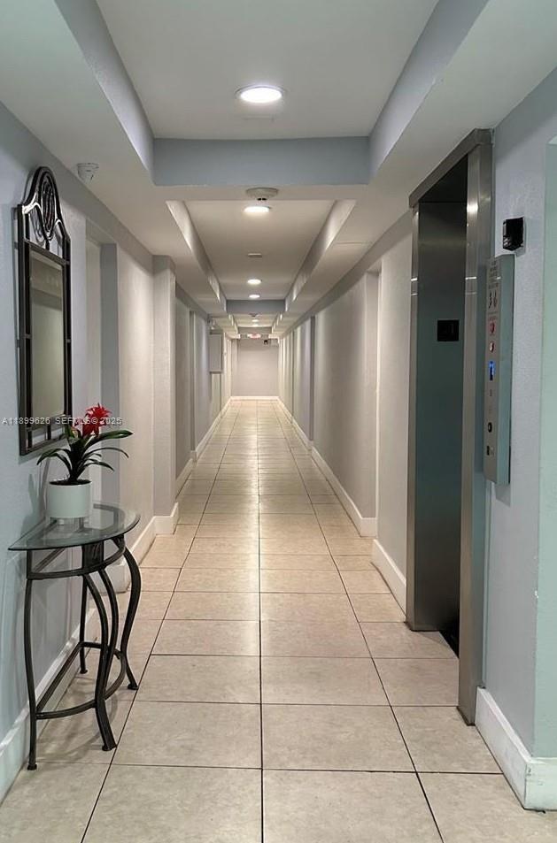 Building Photo - 1880 S Treasure Dr