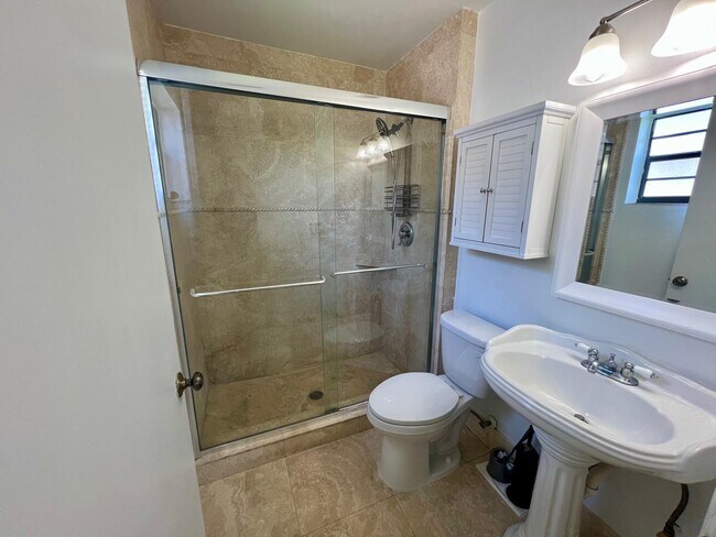 Building Photo - 9431 Boca Cove Cir