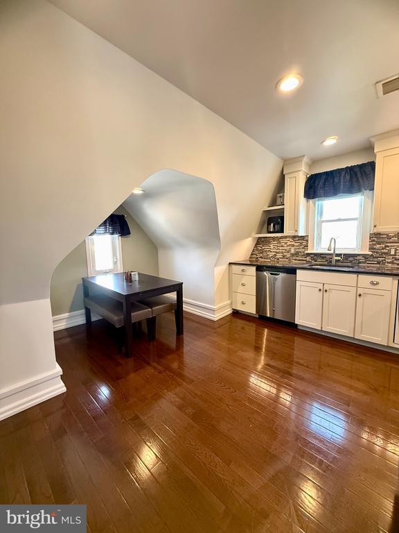 Building Photo - 815 Fayette St