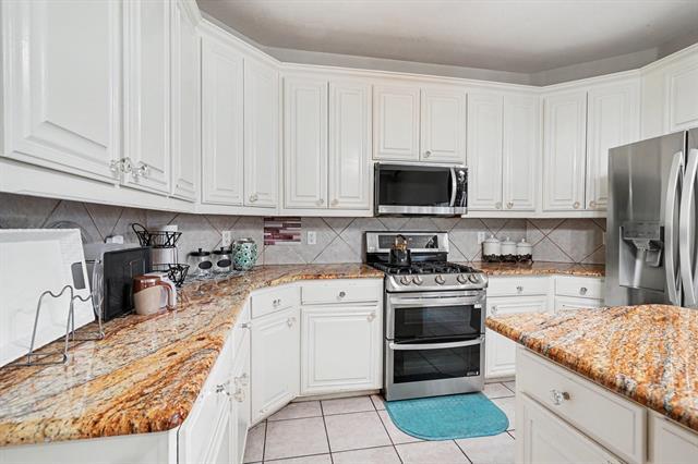 Building Photo - 8660 Lariat Cir