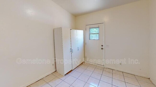 Building Photo - 6132 Pembroke Dr