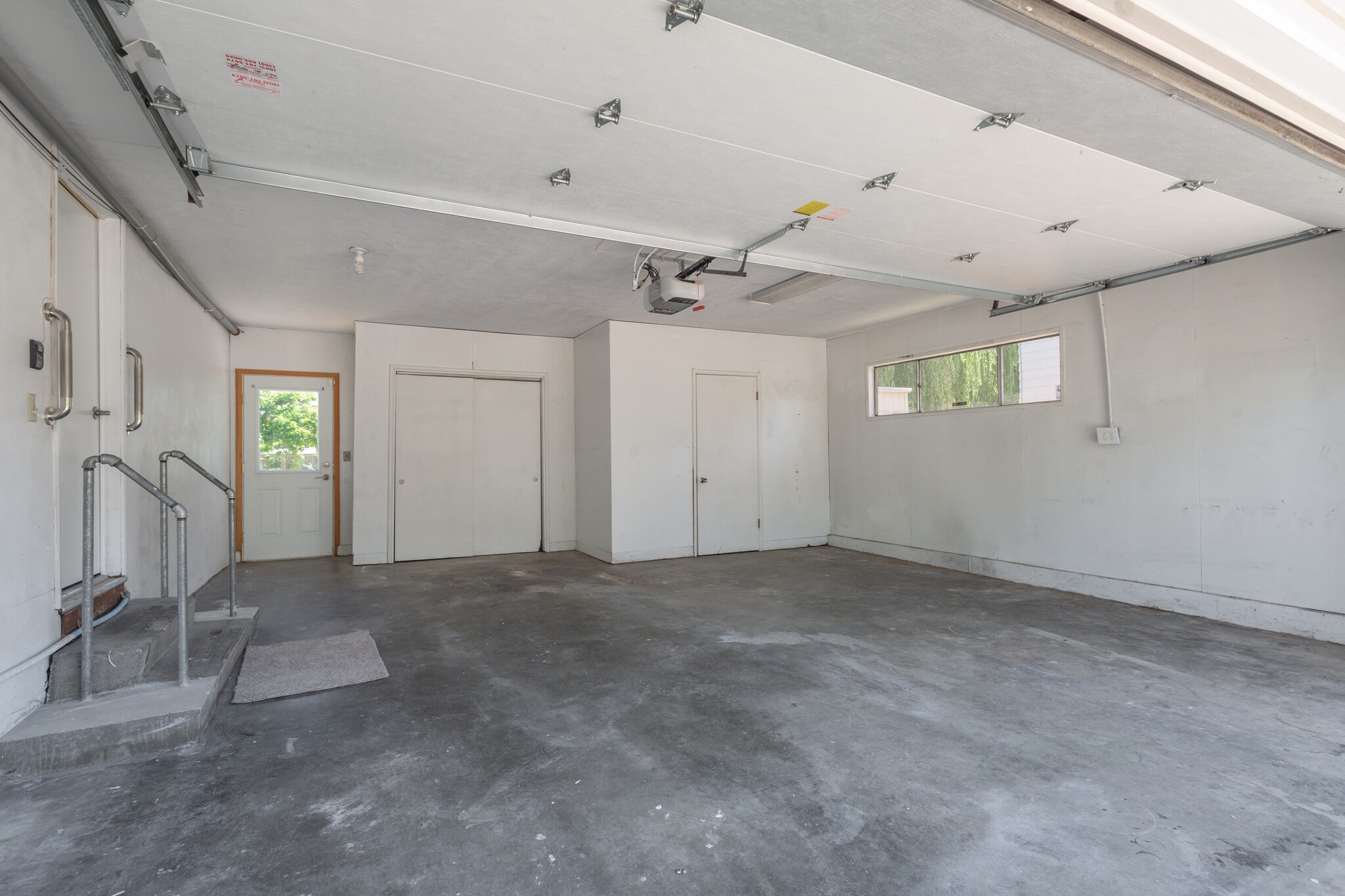 Building Photo - 3728 SE 49th Ave
