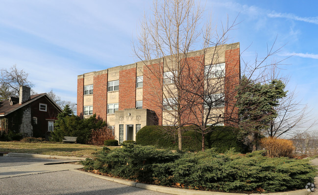 Building Photo - 2635 University Ct