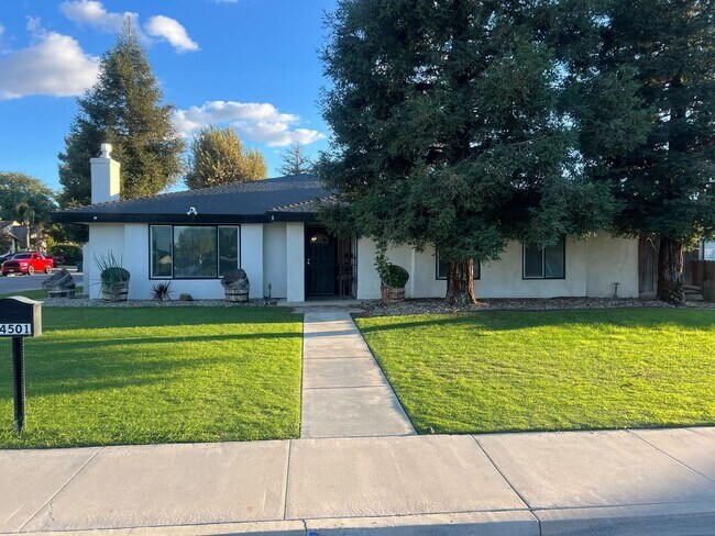 Primary Photo - Available Now - Charming Home for Rent