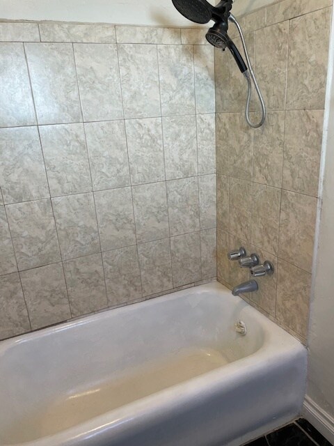 Building Photo - 243 W Elm Ave