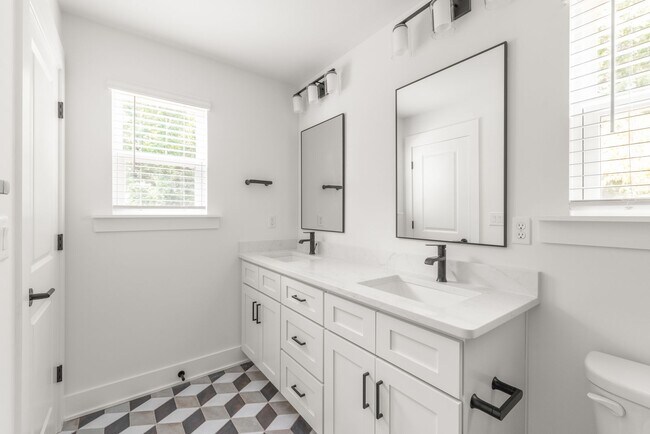 Building Photo - Bright & Modern New Construction Townhome