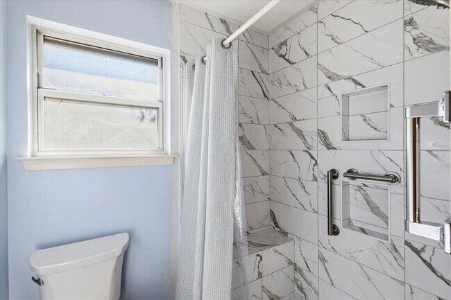 Building Photo - 3210 Bruce Dr