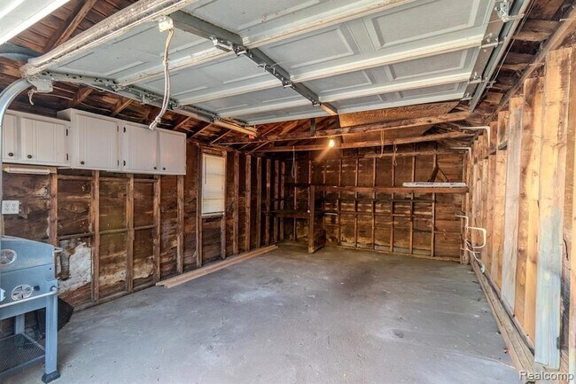 Building Photo - 1517 W Saratoga St