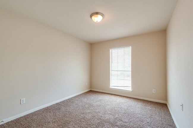 Building Photo - 121 Cliff Height Cir