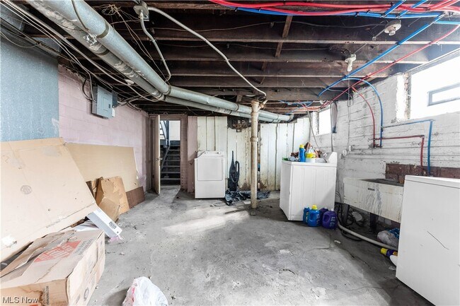 Building Photo - 4657 Warner Rd