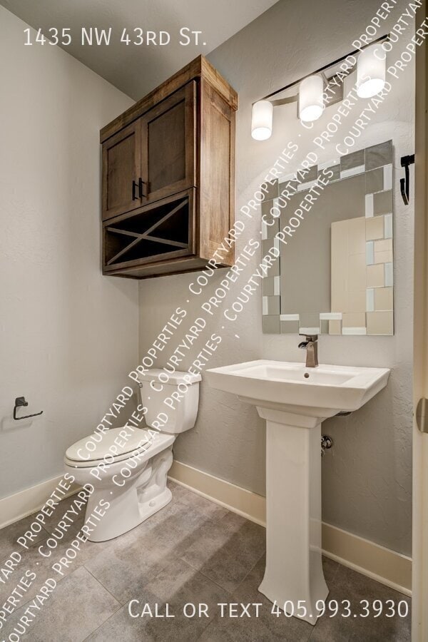 Building Photo - 1435 NW 43rd St