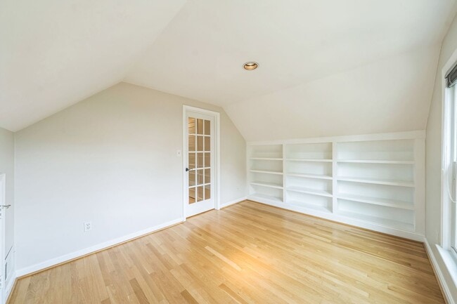 Building Photo - 5Bd/3 Bth expansive Family Home with Private Backyard & Premium Upgrades!