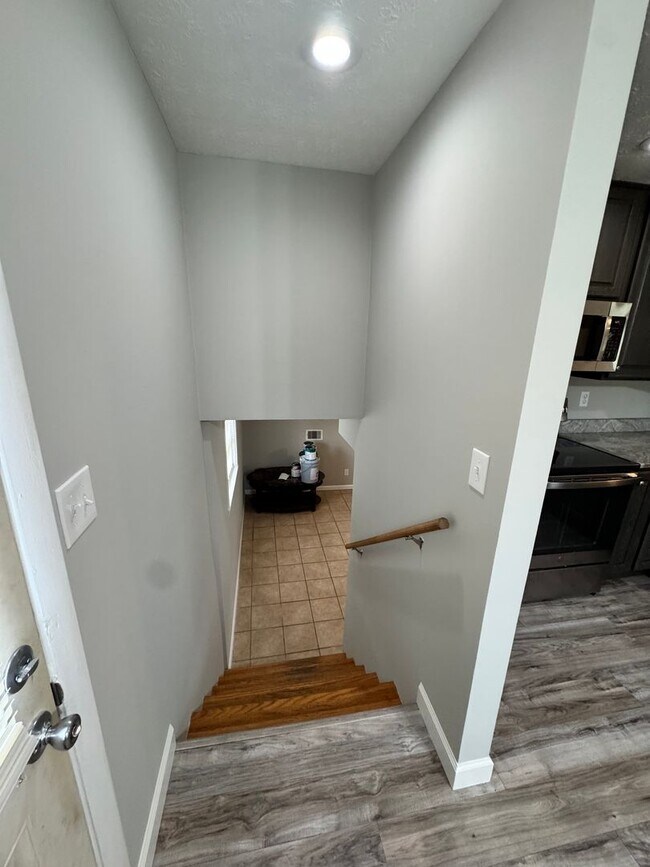 Building Photo - Spacious 4 Bedroom in Fern Creek