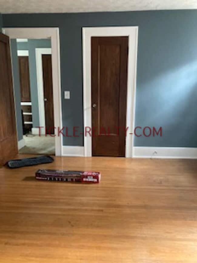 Building Photo - 3 Bed, 1.5 bath House in Laurelton Neighborhood