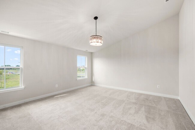 Building Photo - Family-Friendly Townhome for Rent in Baker...