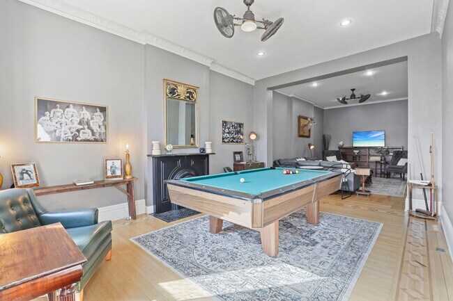 Building Photo - 550 E Town St