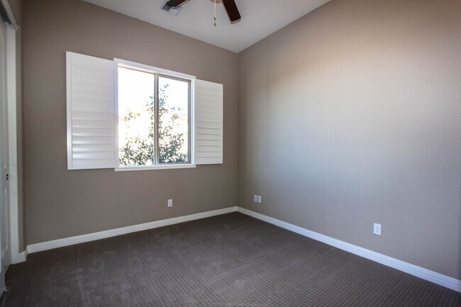 Building Photo - 4 Bedrooms in Granville