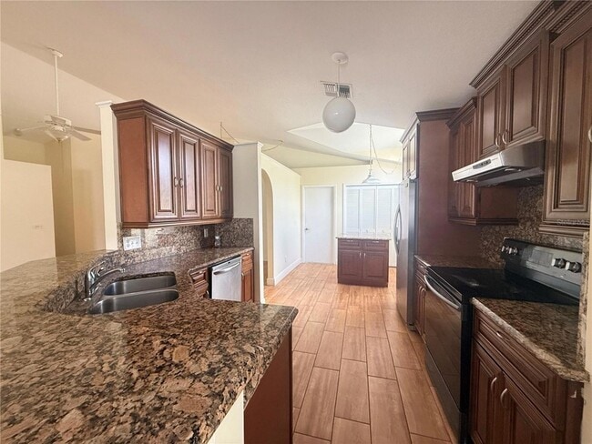 Building Photo - 2073 River Park Blvd