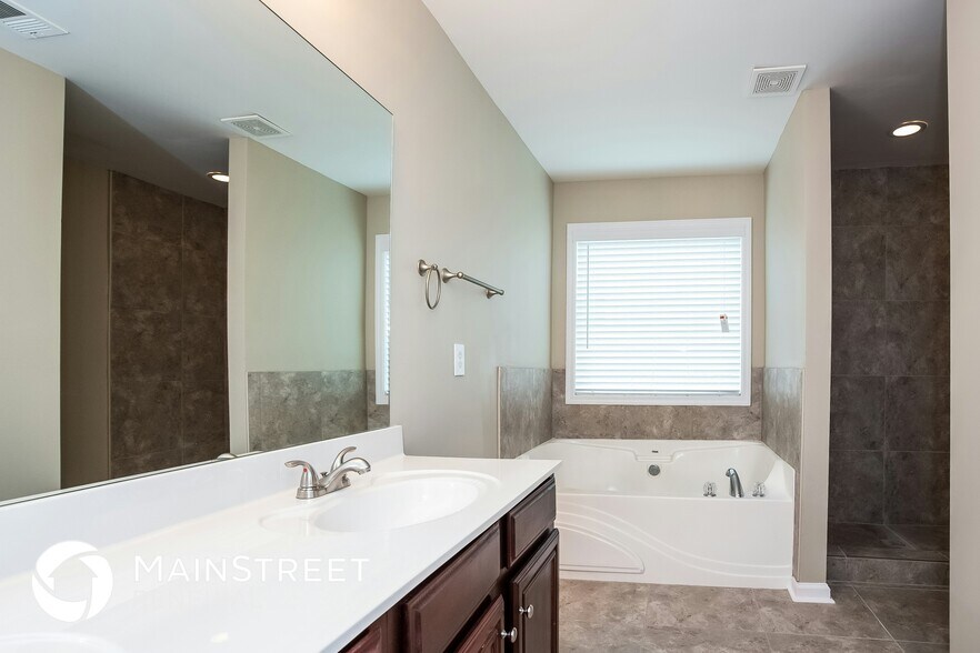 Building Photo - 2729 Palmview Ct SW