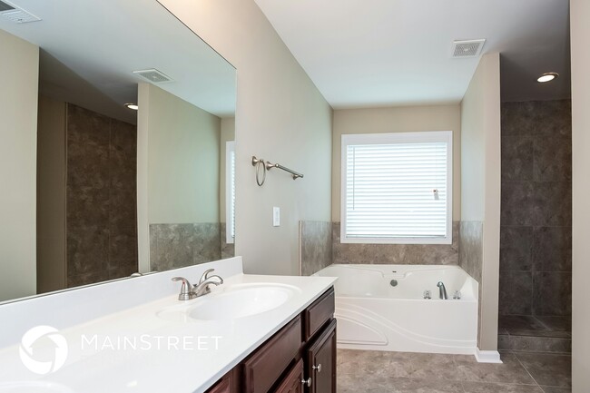 Building Photo - 2729 Palmview Ct SW