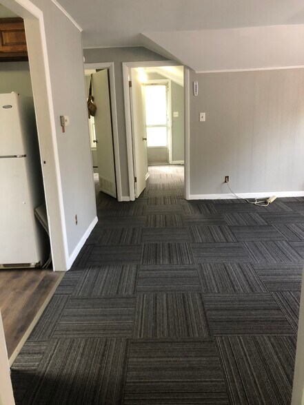 Building Photo - 1012 W Armstrong Ave