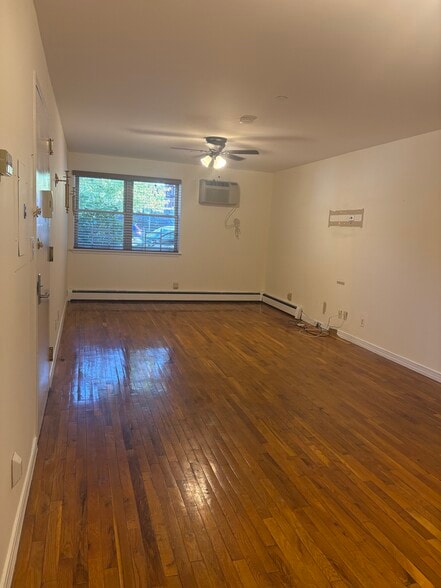 Building Photo - 442 97th St