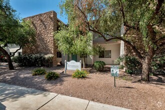 Building Photo - Old Town Scottsdale 2 Bed 2 Bath Condo - D...