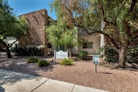 Building Photo - Old Town Scottsdale 2 Bed 2 Bath Condo - D...