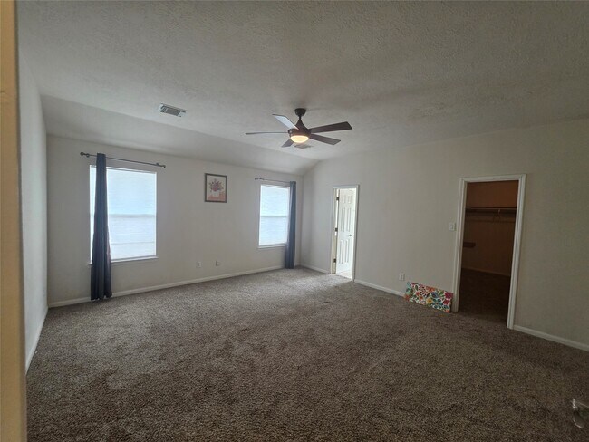 Building Photo - 2715 Riverhollow Ln