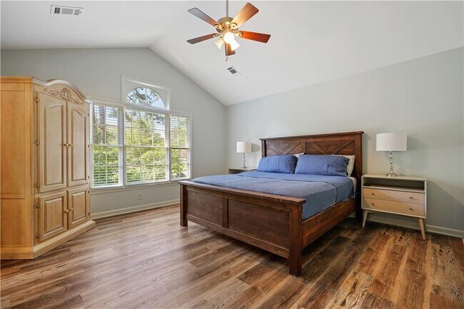 Building Photo - 3003 Maple Ln
