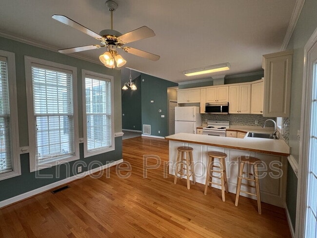 Building Photo - 1008 Elmsleigh Way