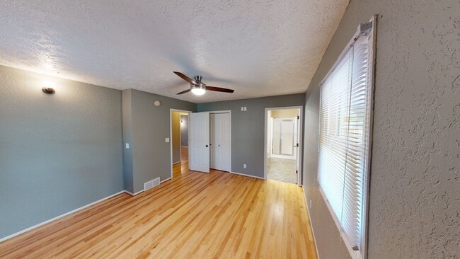 Building Photo - 1301 Center St