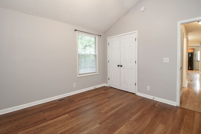 Building Photo - 403 Corinne Cir