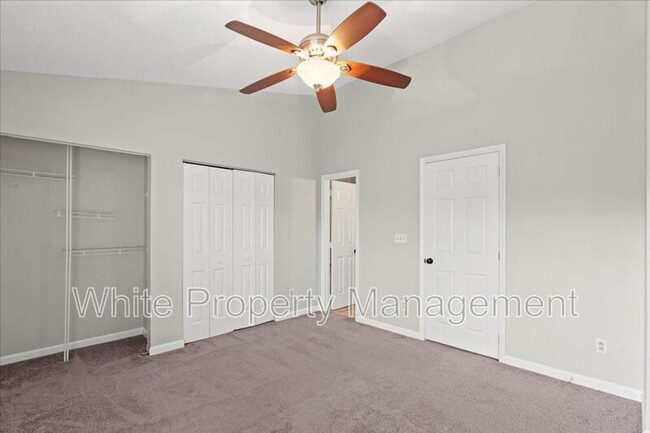 Building Photo - 8289 Golf Ridge Dr