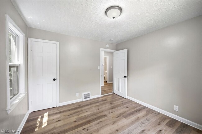 Building Photo - 20803 Kenyon Dr