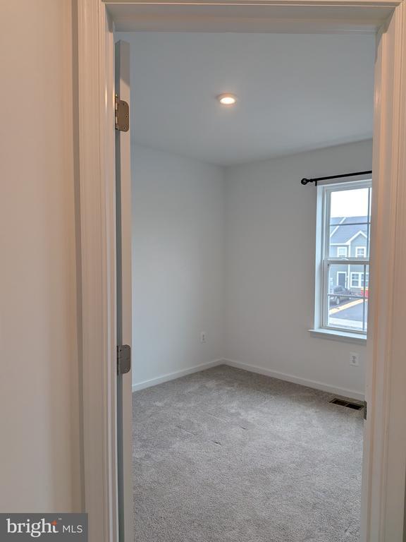 Building Photo - 21 Scrub Pne Ct