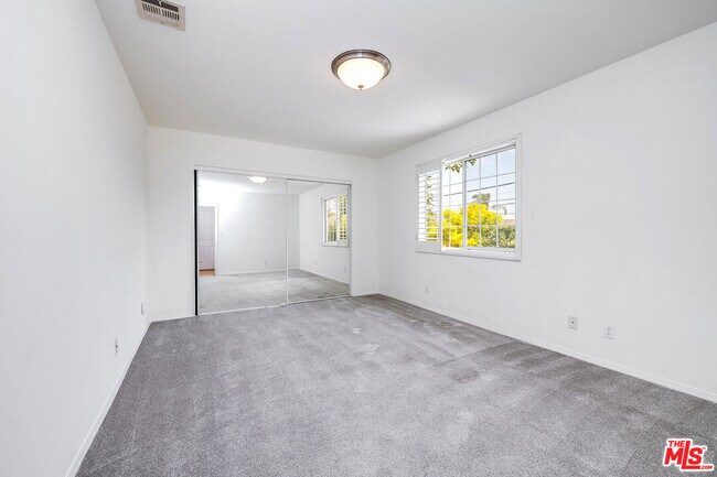 Building Photo - 6074 W 75th Pl
