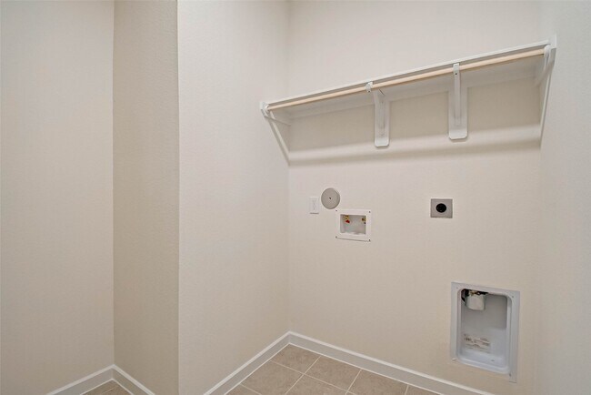 Building Photo - 8011 Colony Chase Ct