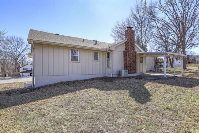 Building Photo - 902 Kingston Ct