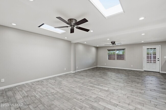 Building Photo - 6491 N Lena Way