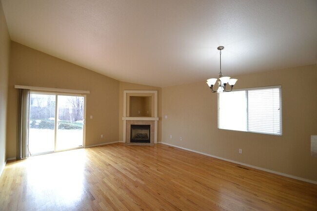 Building Photo - 3885 Cherry Plum Dr