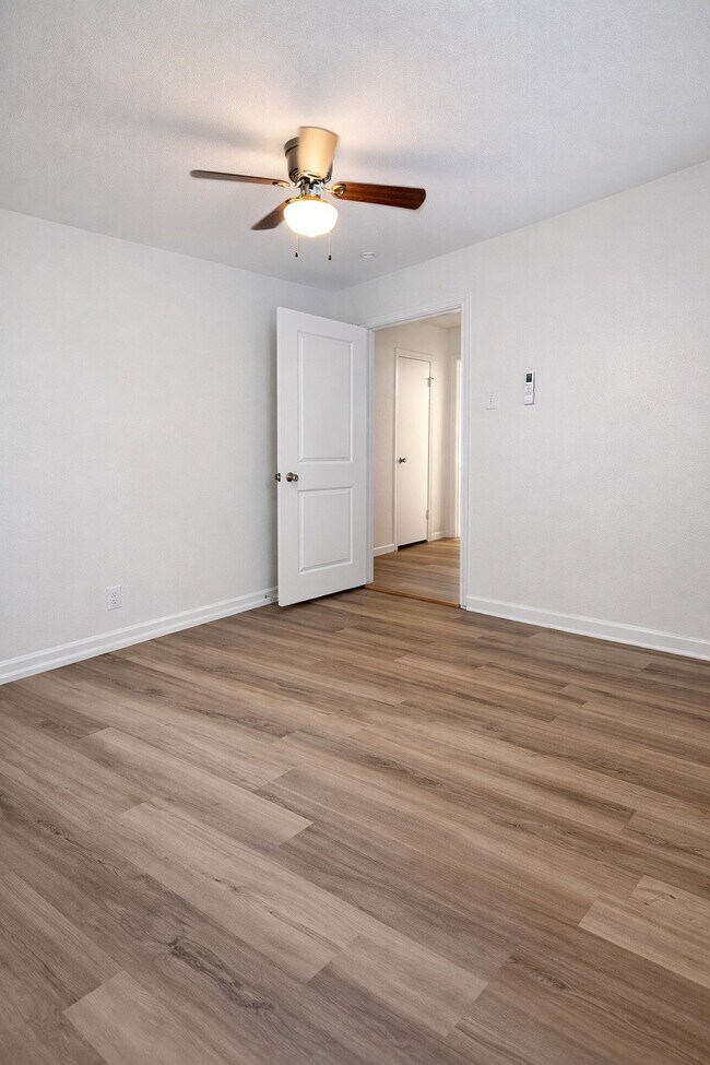 Building Photo - 117 Sylvia St