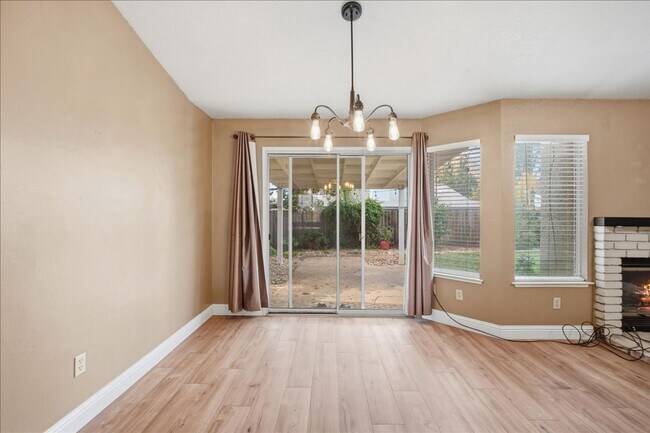 Building Photo - 8138 Sonoma Hills Way