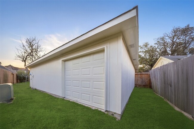 Building Photo - 6507 Hill Haven Ct