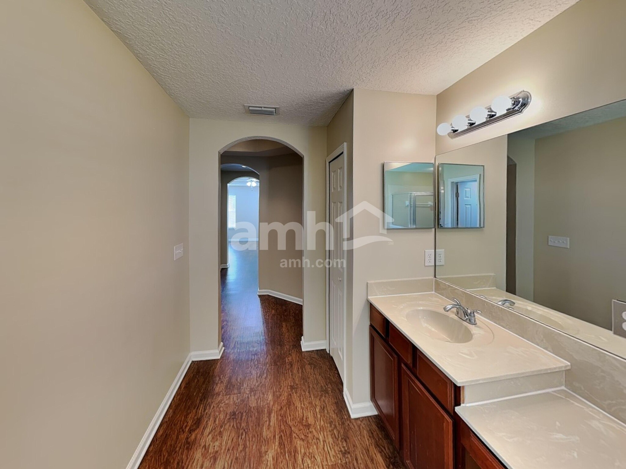 Building Photo - 14021 Golden Eagle Dr