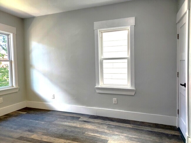 Building Photo - 9 Spring Garden St