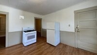 Building Photo - 4 Thenius St