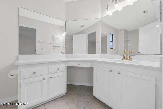 Building Photo - 8426 Santana Ct