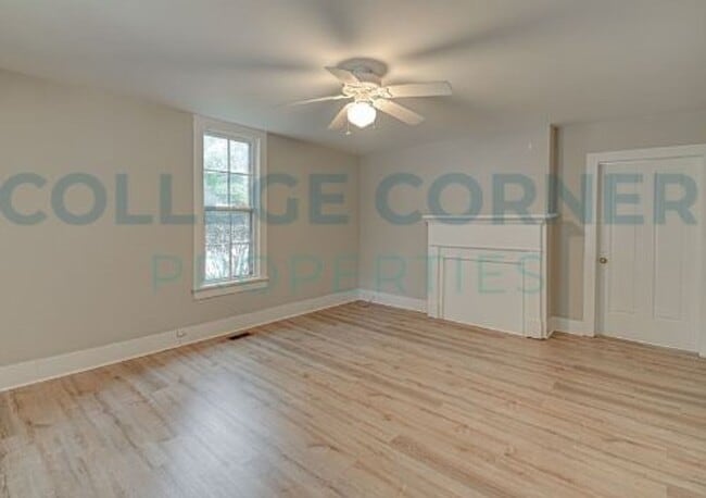 Building Photo - 639 S Poplar St