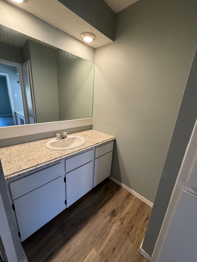 Building Photo - $1,500 MOVE-IN SPECIAL